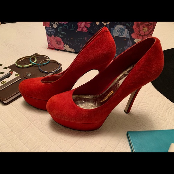 Steve Madden Size 9 Red Suede 5” Platform Heels - Picture 1 of 6